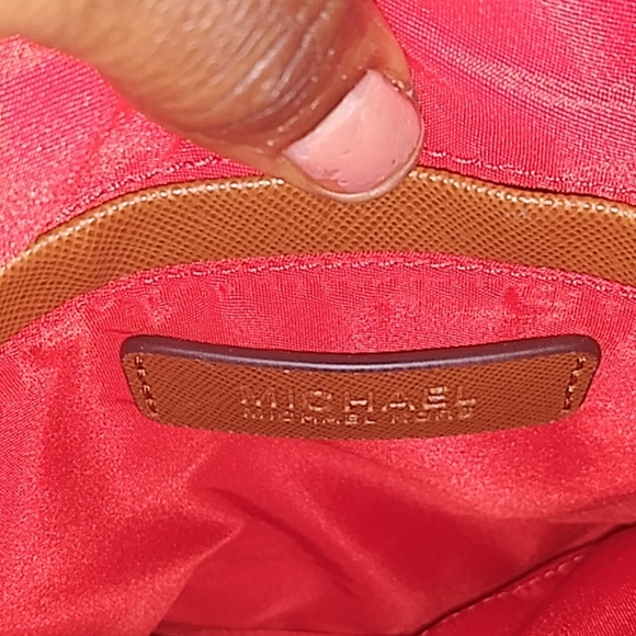 Michael Kors Kempton Crossbody EUC - Picture 5 of 8